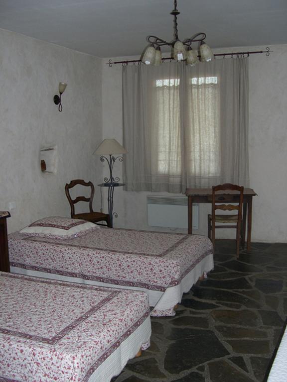 Bed and Breakfast La Bergerie Сент-Элали-дю-Сернон Номер фото